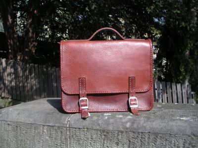 Miguel mit zwei Schnallen